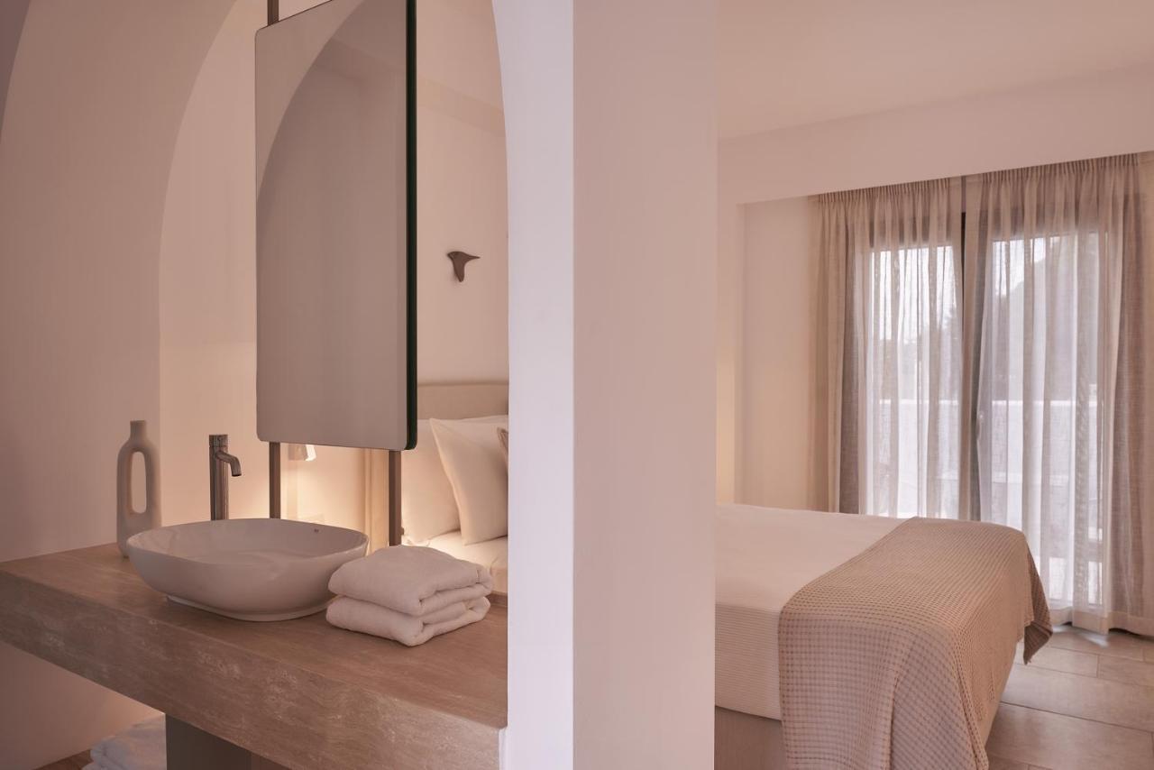 Hotel Isida Andros à Áyios Pétros Extérieur photo